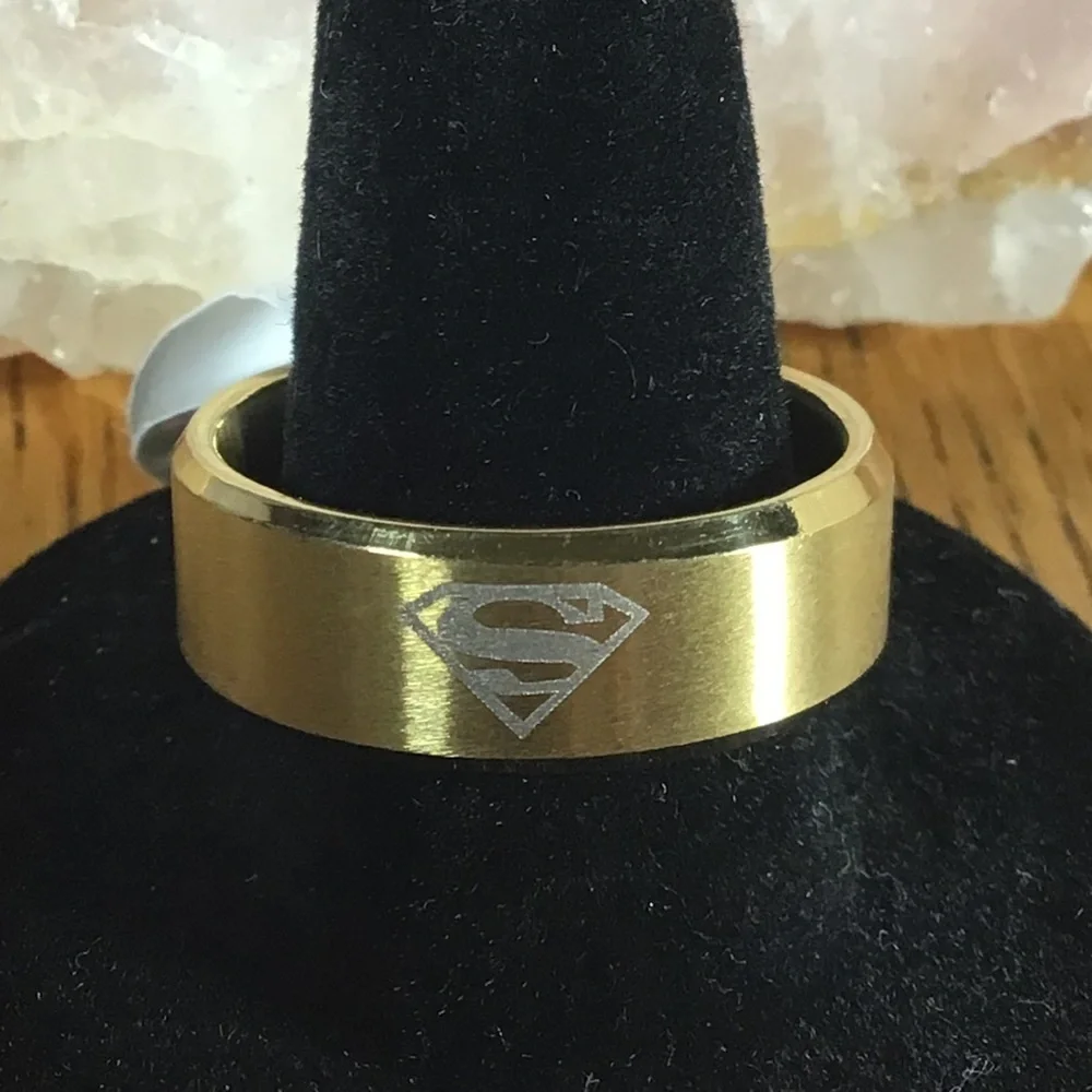 18K Gold Filled Superman Band Ring - Size 10 - Picture 1 of 2